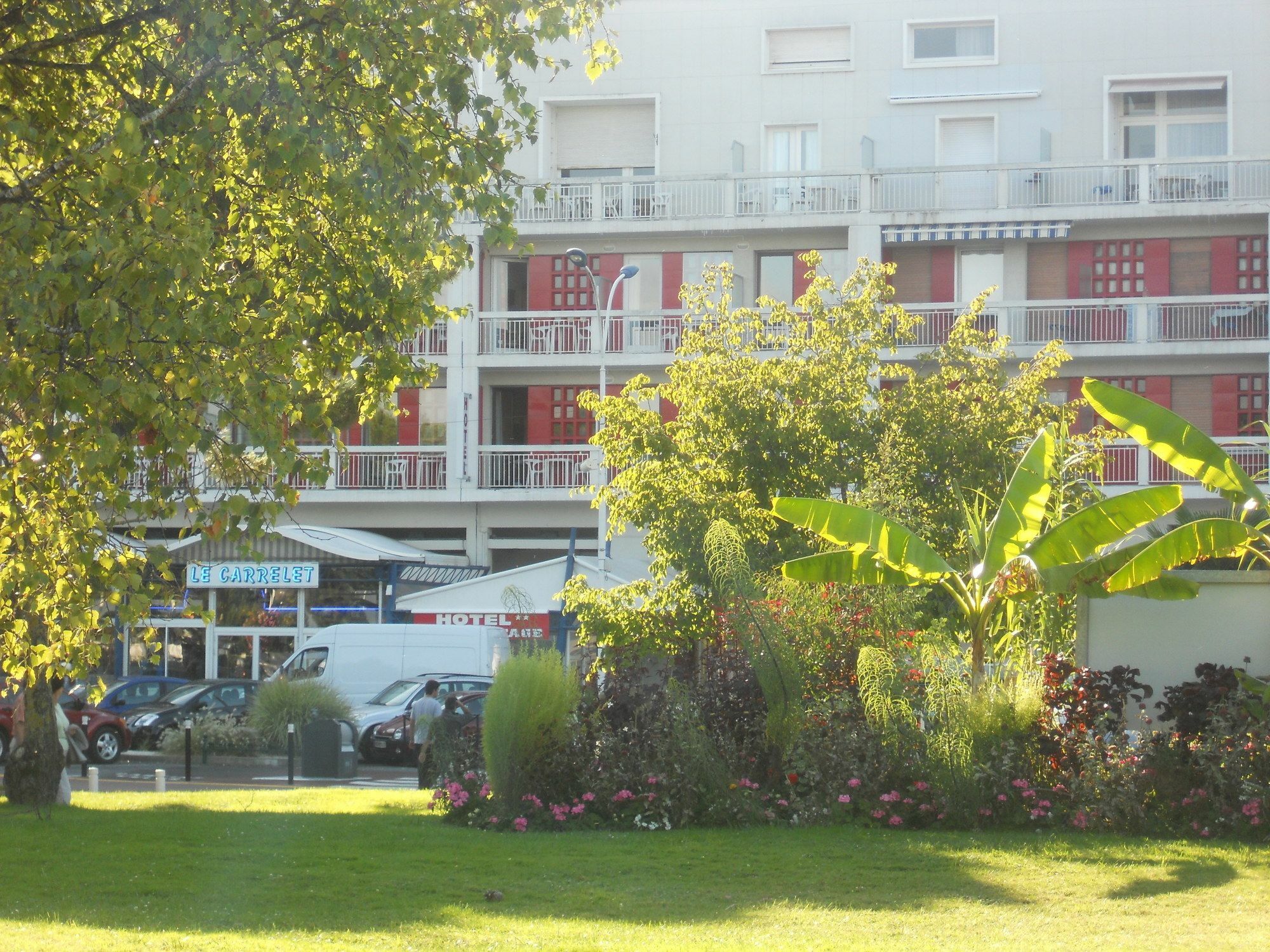 Brit Hotel Hermitage รัวย็อง ภายนอก รูปภาพ